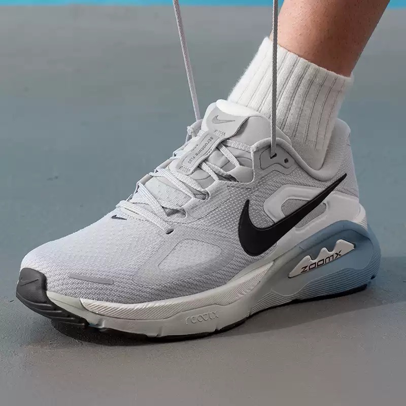 Мужские кроссовки Nike, оригин – обзор и цена Lightweight Road Running Shoes